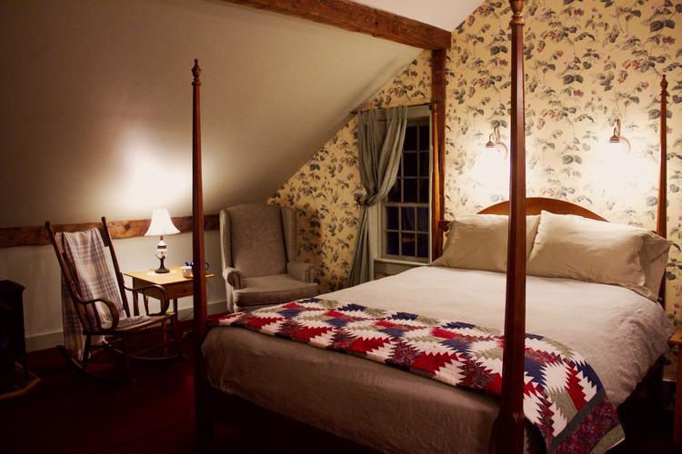 Inn At Baldwin Creek & Mary'S Restaurant Bristol Room photo